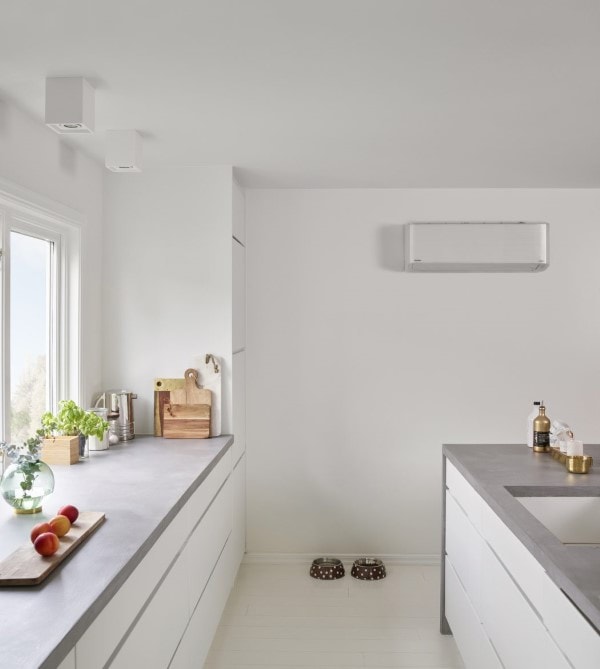 Toshiba Premium+ 35 viilentävä ilmalämpöpumppu asennettuna