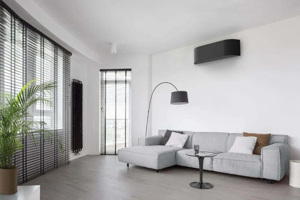 Toshiba Haori Nordic Design 35 ilmalämpöpumppu asennettuna